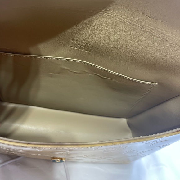 Louis Vuitton  Tango Musette in Vernis Leather Yellow - Picture 7 of 11